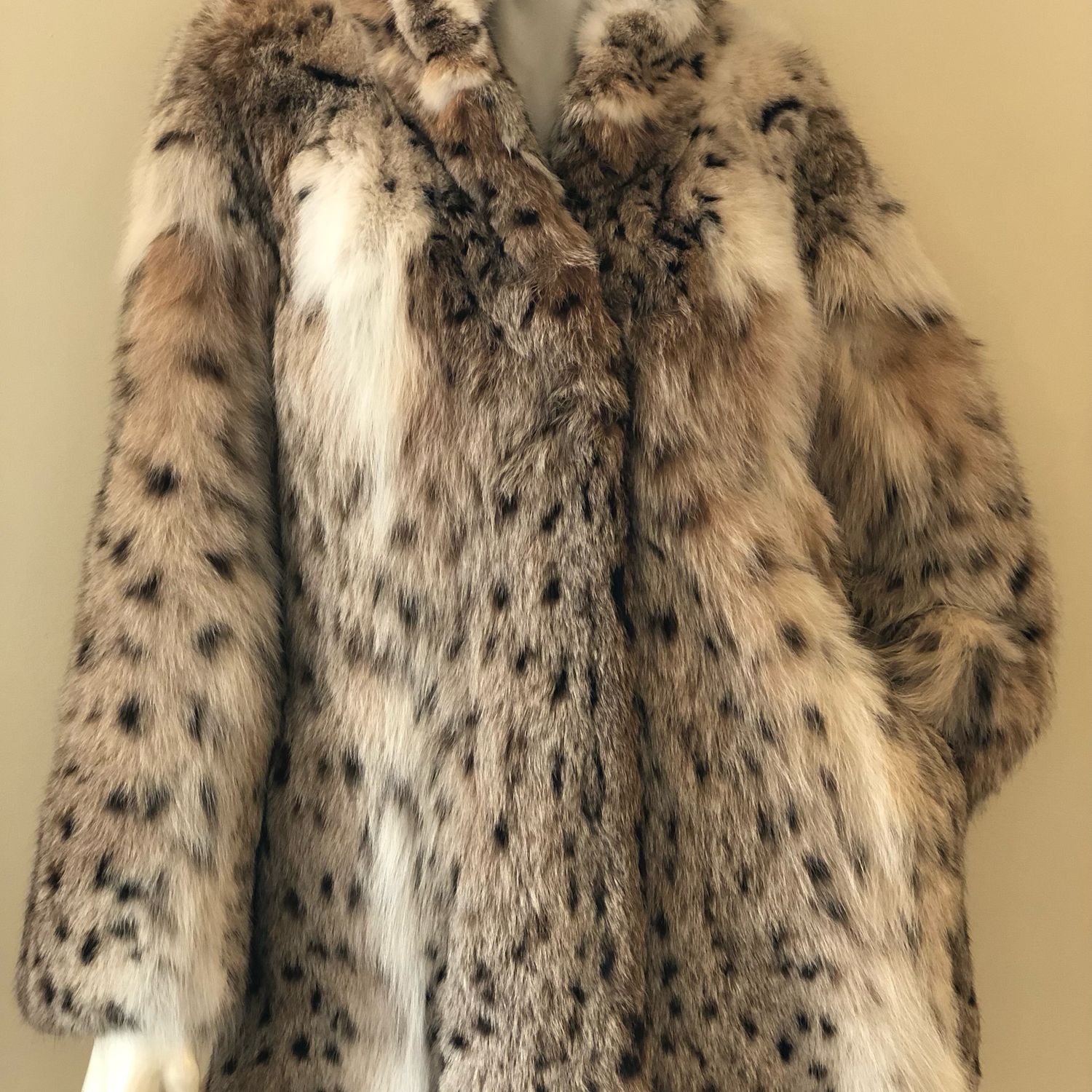 Мех под рысь. Levinson куртка женская мех рысь. Шкурка рыси. Искусственный мех под рысь. Искусственных мех рыси ткань.