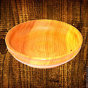 Посуда handmade. Livemaster - original item A wooden plate is a dish made of Siberian cedar. 21 cm. T17. Handmade.