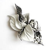 Украшения handmade. Livemaster - original item Small Flower Brooch with Predatory Print snake python Black and white. Handmade.