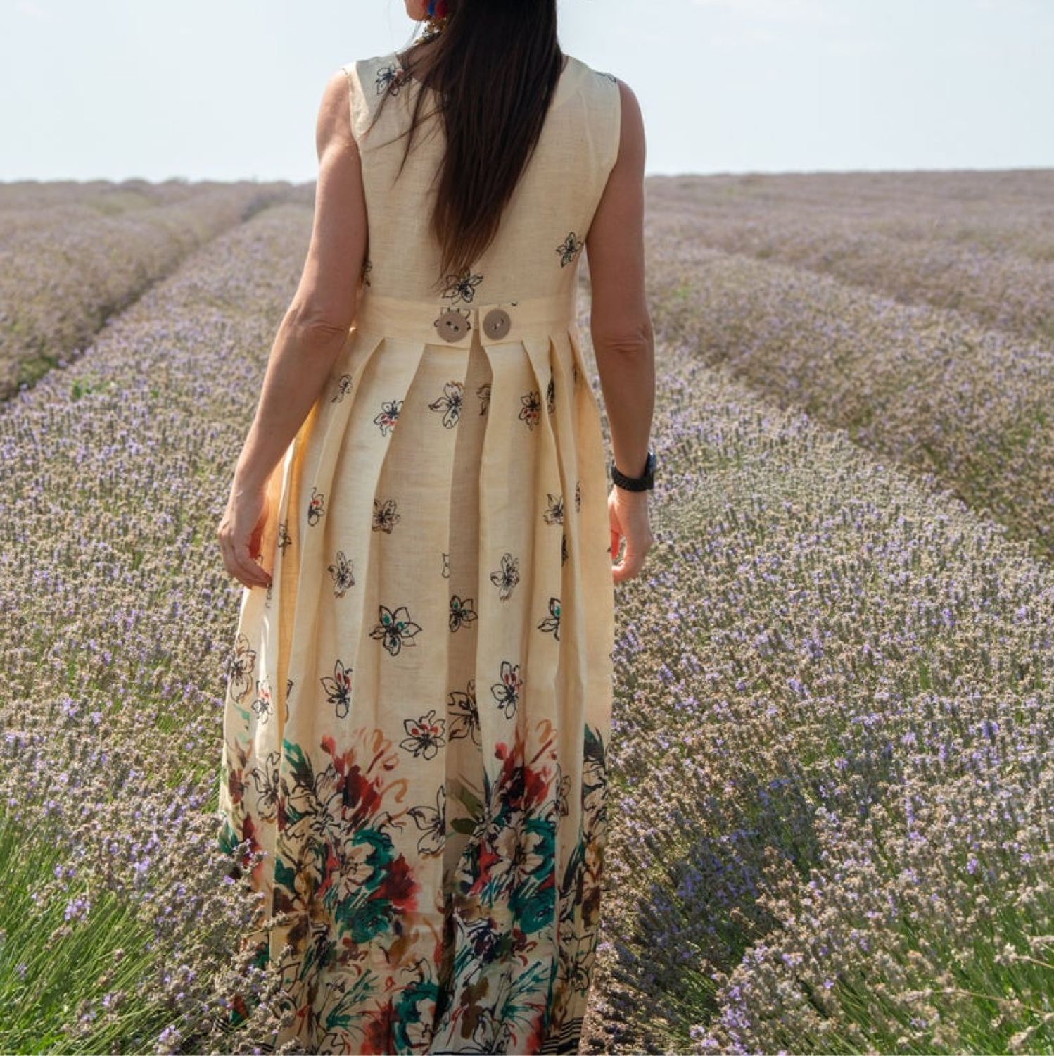 платья из льна с цветочным принтом
