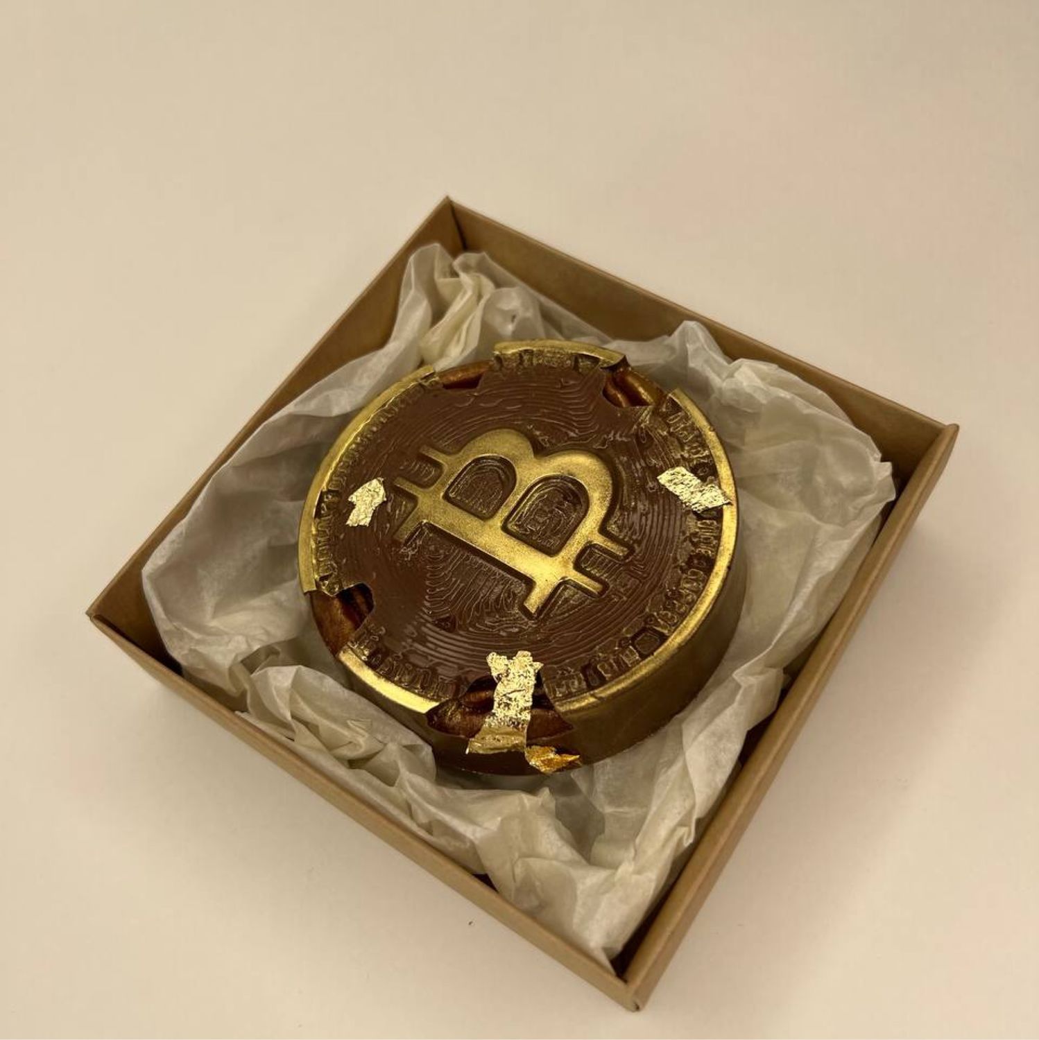 Шоколадный BITCOIN на заказ в интернет-магазине Ярмарка Мастеров по цене 777  ₽ – URTQERU | Фигуры из шоколада, Москва - доставка по России