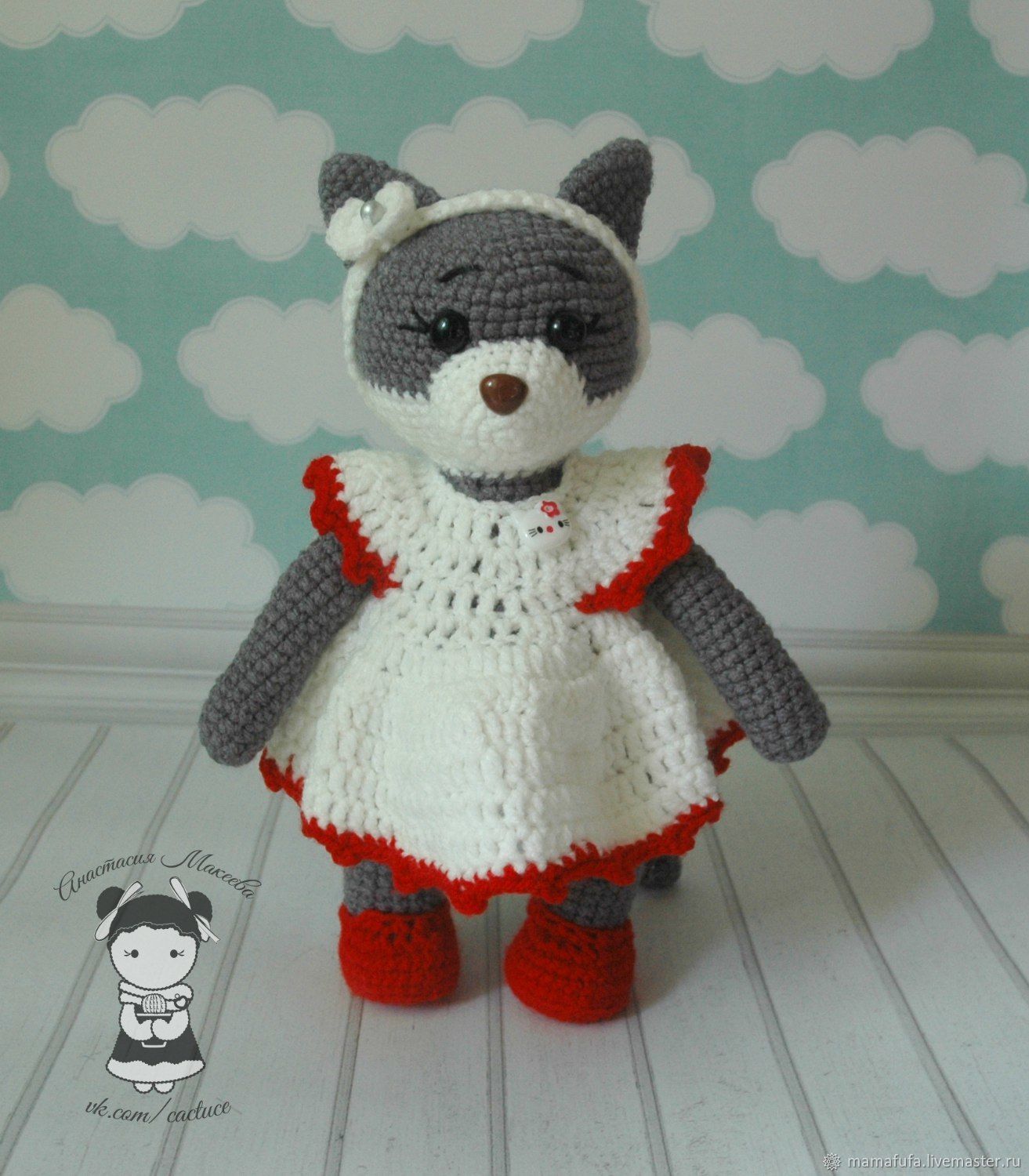 This master class will teach how to create a toy-pendant knitted cat This master class will teach how to create a toy-pendant knitted cat