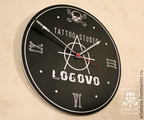 Настенные с логотипом. Часы логотип. Часы настенные с логотипом. Часы настенные с гравировкой. Корпоративные часы.