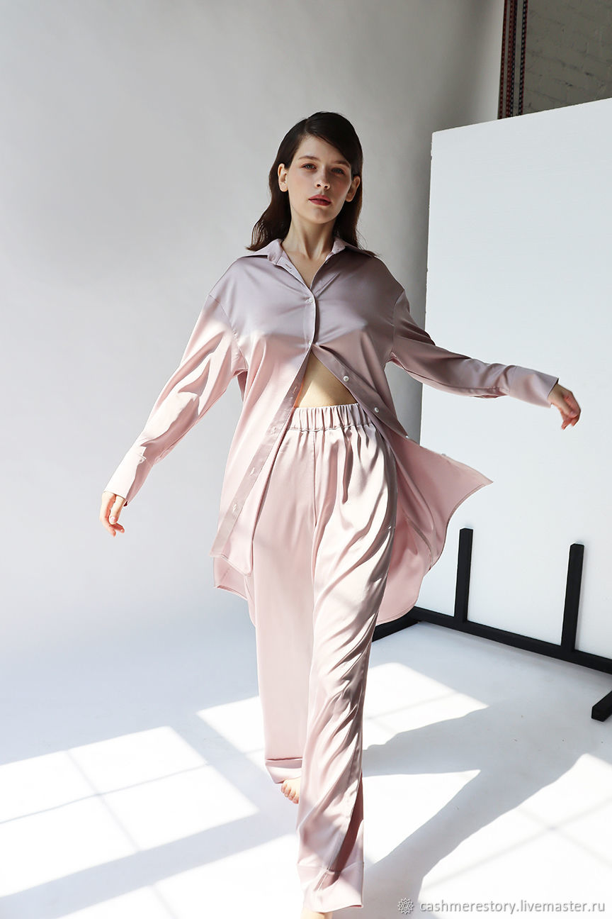 Women's suit with a loose fit Blush 