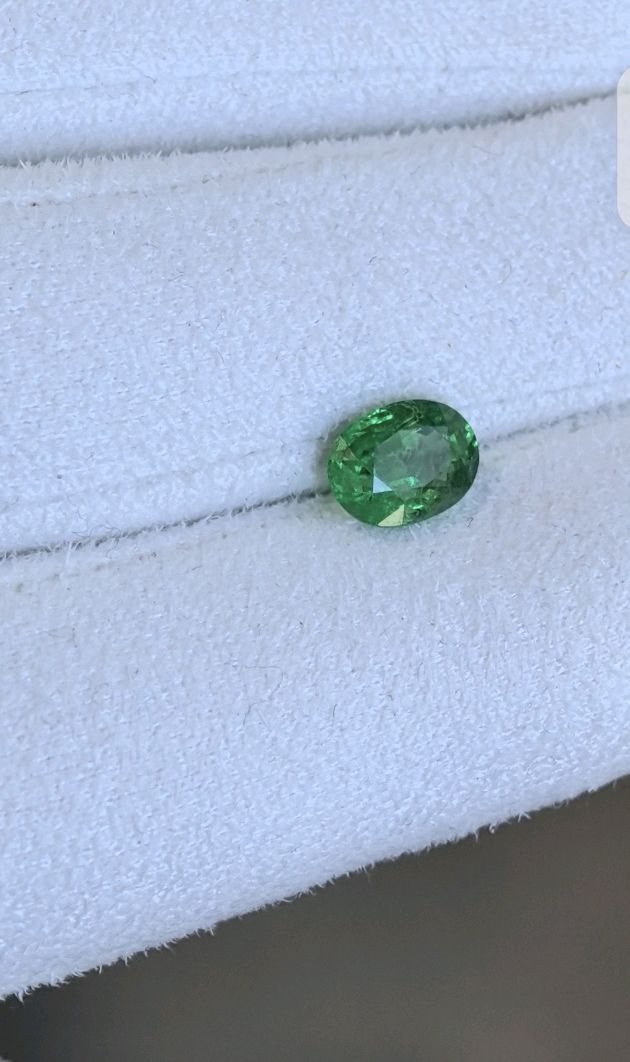 Цаворит в огранке овал 1,55  ct, Минералы, Москва,  Фото №1