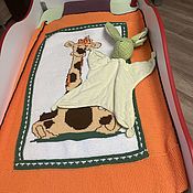 Сувениры и подарки handmade. Livemaster - original item Gifts for newborns A blanket with a giraffe. Handmade.