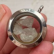 Необычный кристалл дымчатого кварца с включением турмалина