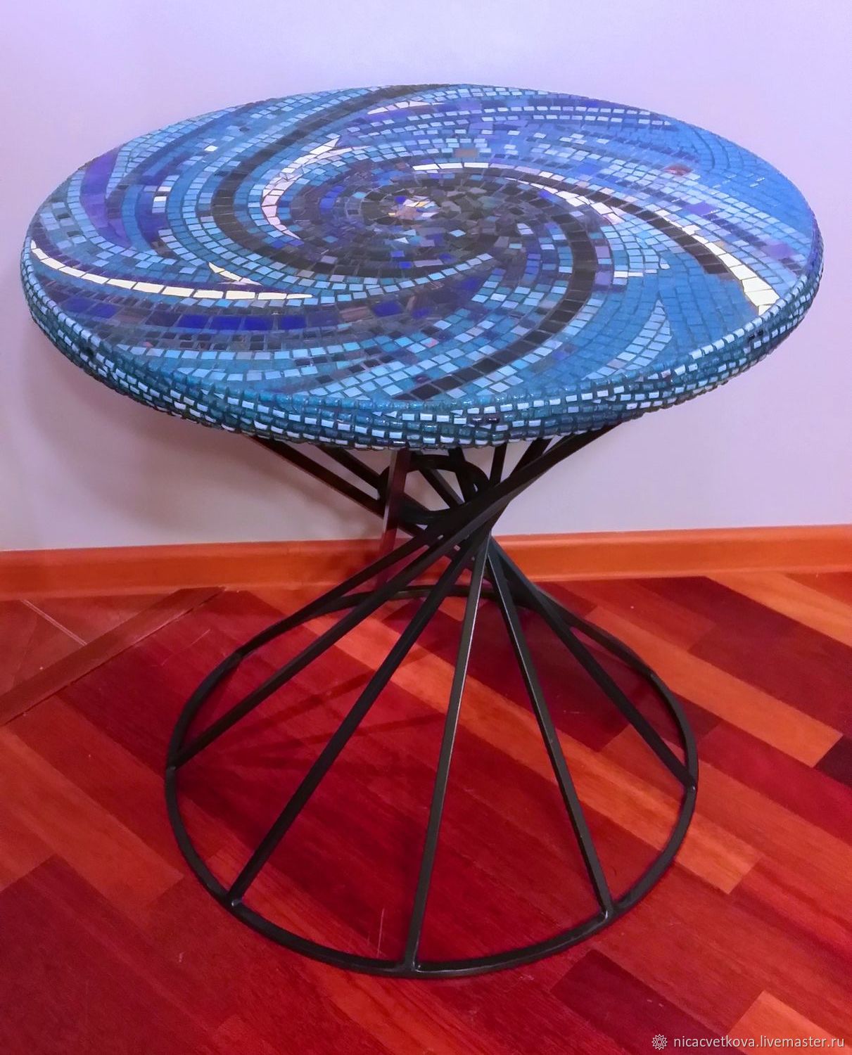 Мозаичный столик