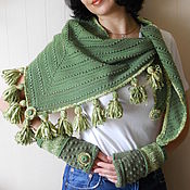 Аксессуары handmade. Livemaster - original item Bactus scarf with tassels and mitts Green Set. Handmade.