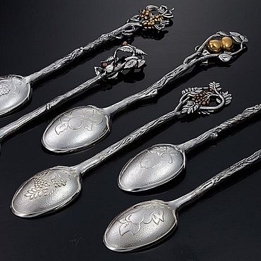 https://cs5.livemaster.ru/storage/f1/06/71956604d93207dc875bb188dclf--spoons-teaspoon-in-the-form-of-tree-branches-silver.jpg