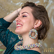 Jewelry sets: Necklace and earrings : 