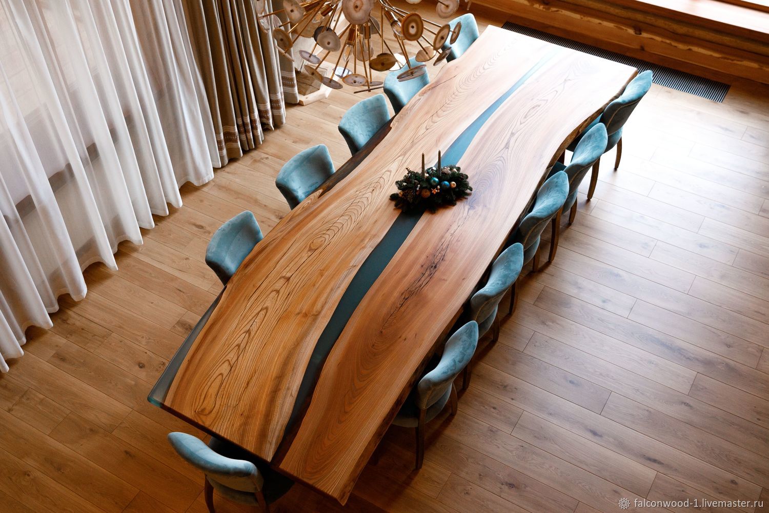 стол для переговоров из дерева