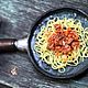 Кукольная еда. Спагетти с мясом в сковороде. Миниатюра. Кукольная еда. Magic_Mini_World. Ярмарка Мастеров.  Фото №4