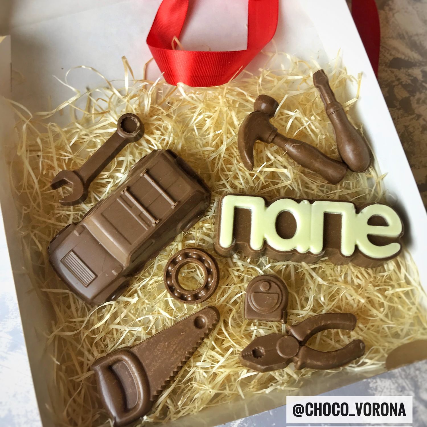 машина из конфет на подарок. руль из конфет. подарок автомобилисту женщине. оригинальный подарок для водителя. прикольный подарок водителю.