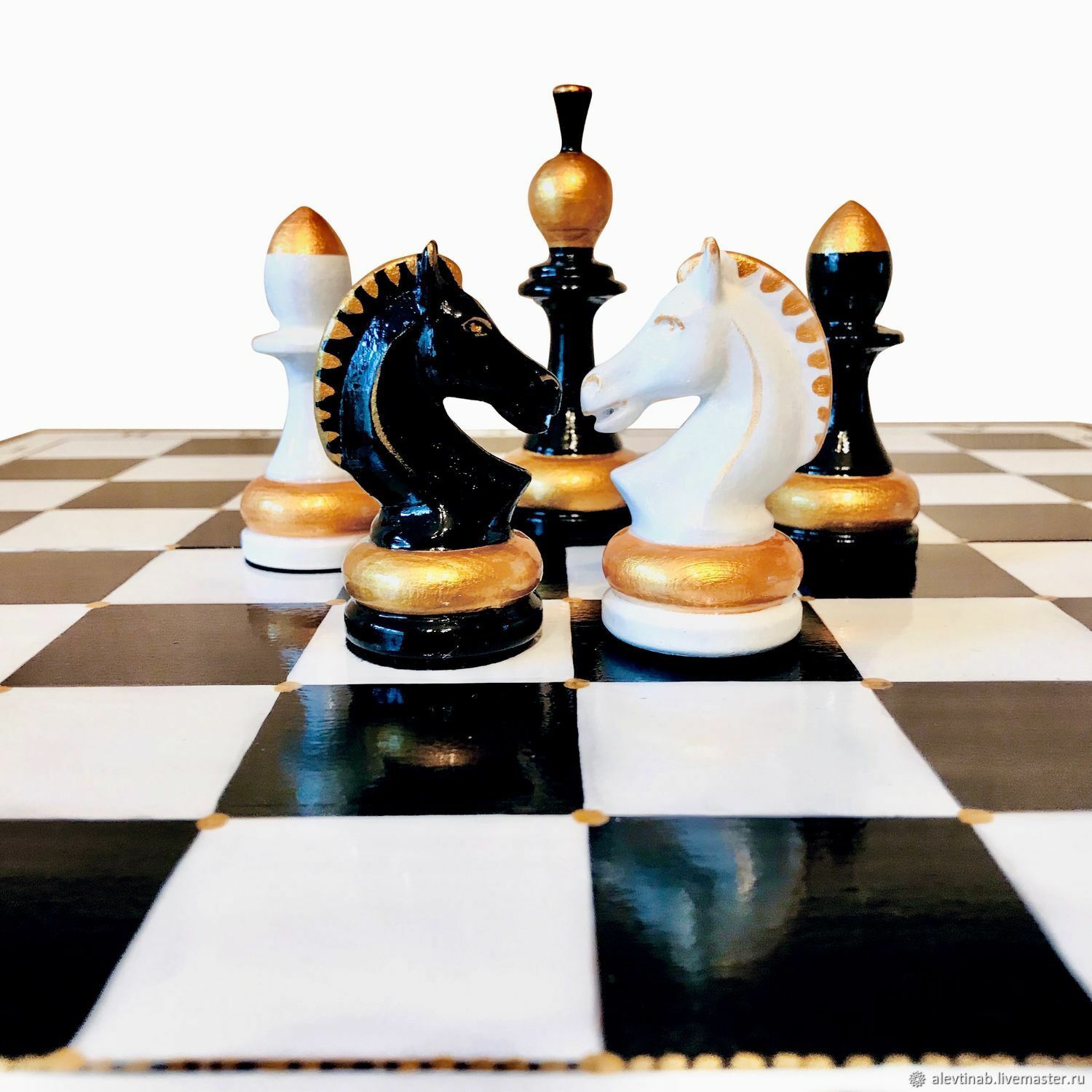 Шахматные фигуры: изображения без лицензионных платежей