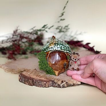 Куклы и игрушки ручной работы. Ярмарка Мастеров - ручная работа Набор миниатюры игрушка и домик-желудь керамика. Handmade.