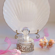 Косметика ручной работы handmade. Livemaster - original item Vintage perfume bottle bottle with roses for perfume, oil. Handmade.