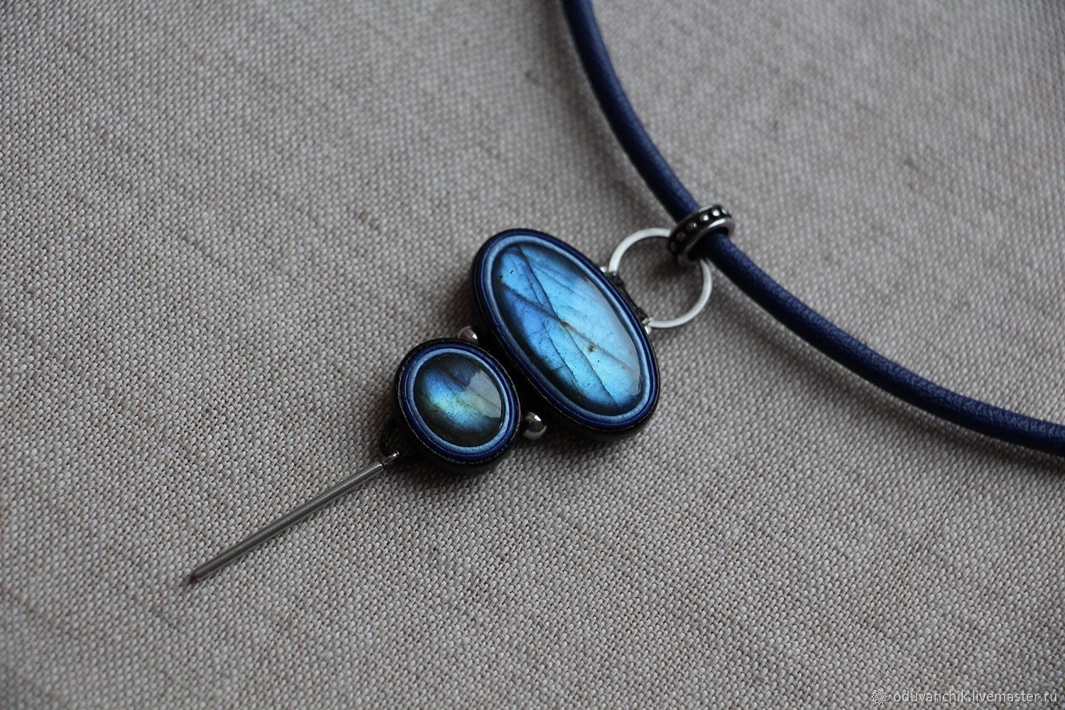 Кулон «Синий лёд» из кожи с лабрадорами! – заказать на Ярмарке Мастеров ...