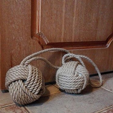 Для дома и интерьера ручной работы. Ярмарка Мастеров - ручная работа Стоппер для двери "Кулак обезьяны". Handmade.