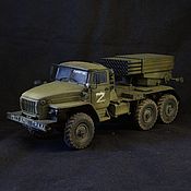 Собранная и окрашенная модель грузовика ЗИЛ-130 в 72-ом масштабе