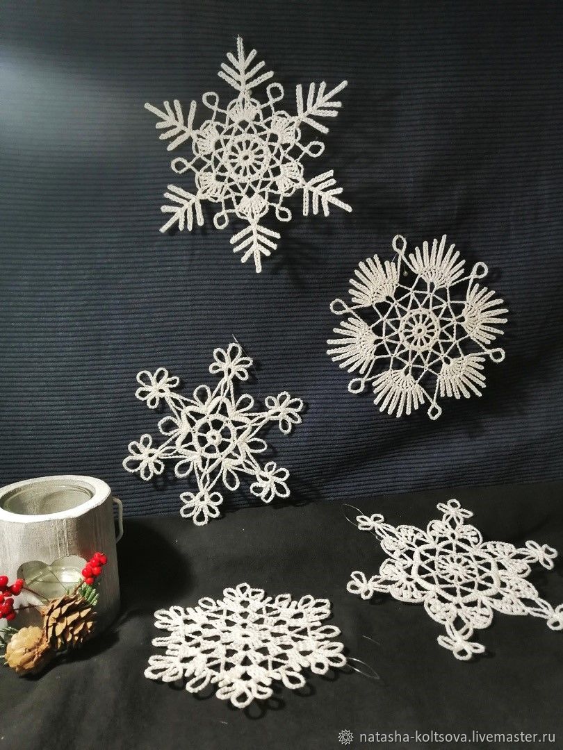 Снежинки вырубные. Наклейка - снежинки. Машинная вышивка снежинки. Снежинка рисунок. Пять снежинок.