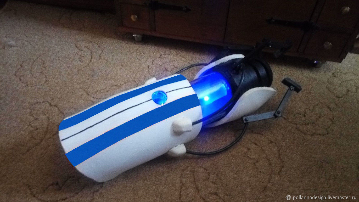 Пушка из игры Портал Portal gun синие полосы, портальная пушка в  интернет-магазине Ярмарка Мастеров по цене 10500 ₽ – JL6T2RU | Сувенирное  оружие, ...