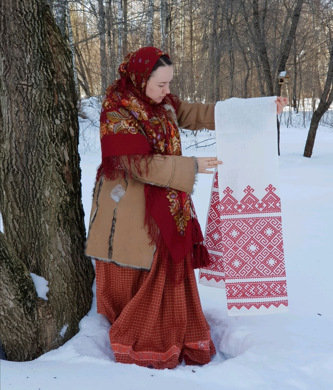 Славянский традиционный свадебный рушник с берегиней, материал лён, вышивка