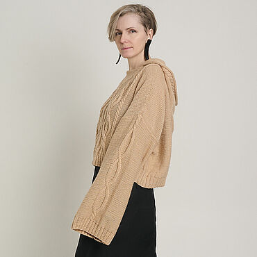 Одежда ручной работы. Ярмарка Мастеров - ручная работа Вязаный укороченный джемпер с капюшоном оверсайз «Беж». Handmade.