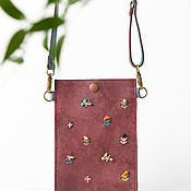 Маленькая сумочка с  цветочной вышивкой из натуральной кожи