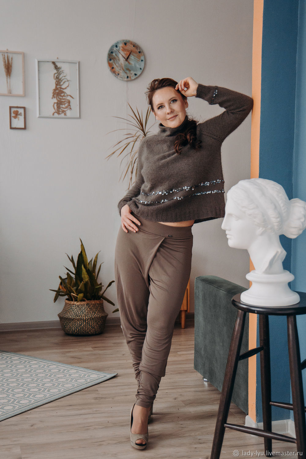 Серый свитер из пуха норки с королевскими пайетками ручной работы винтернет-магазине Ярмарка Мастеров по цене 11050 ₽ – NTMIWRU