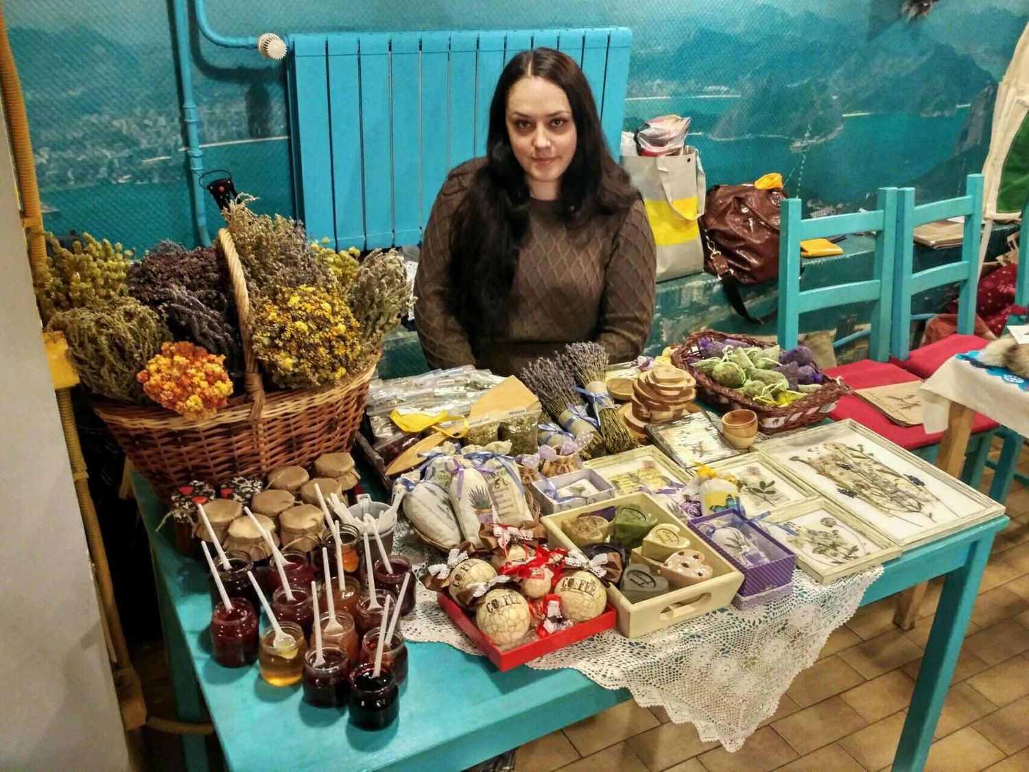 На ярмарке рукоделия.
