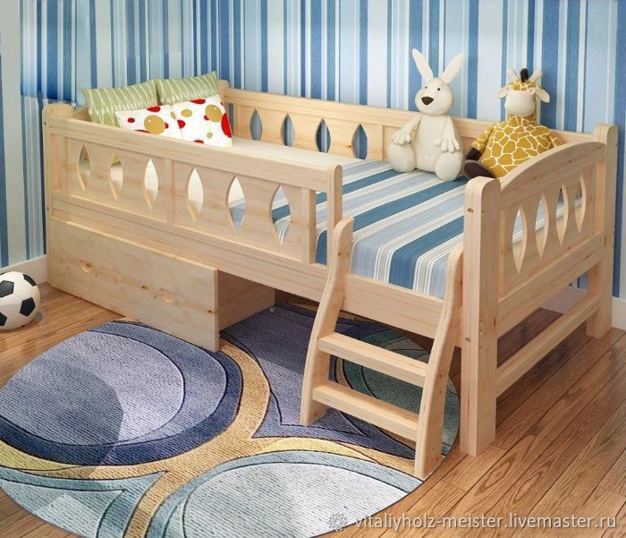 Деревянная детская кровать с бортиками от 3 лет