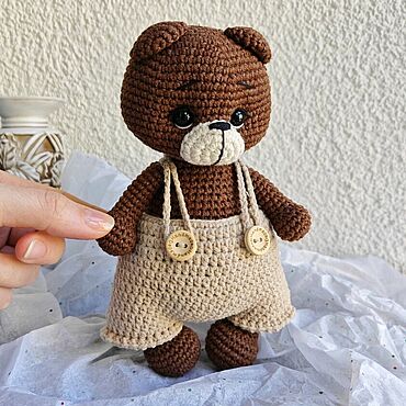 Куклы и игрушки ручной работы. Ярмарка Мастеров - ручная работа Игрушка вязаная Мишка в штанишках. Handmade.