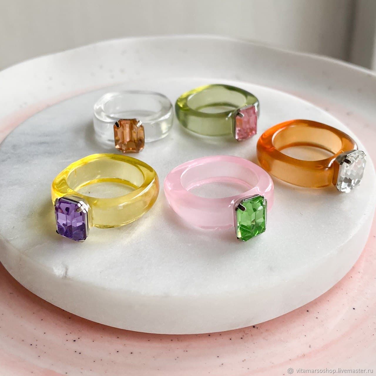 Кольцо пластиковое, цвета в ассортименте, безразмерное Д037 купить в ...