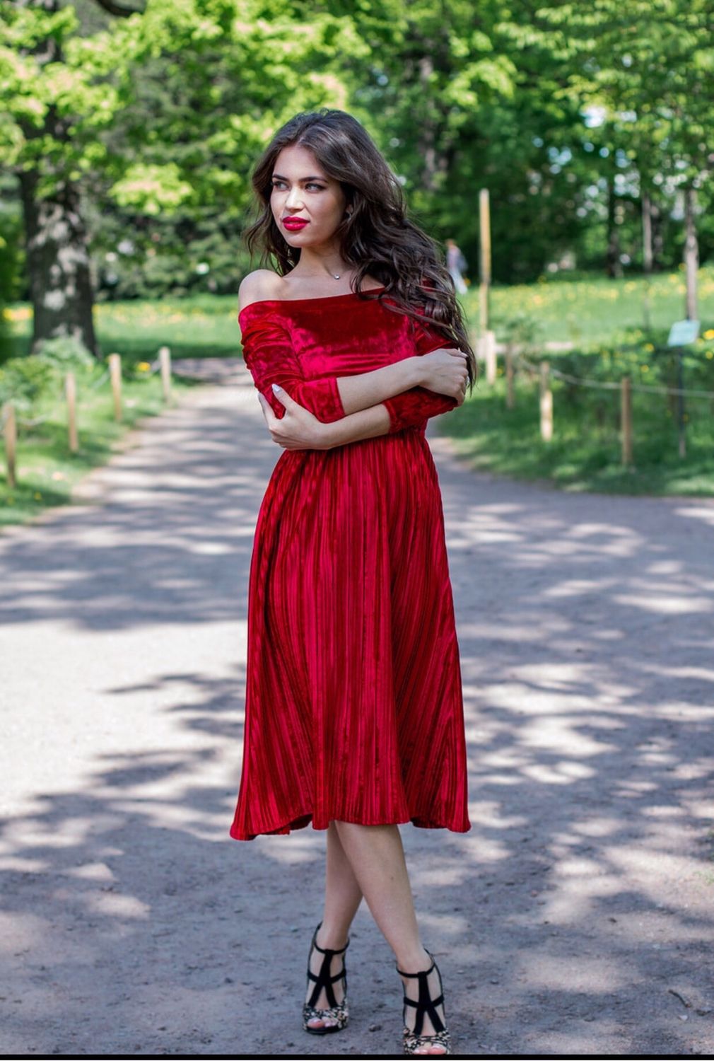 Красный бархат платья