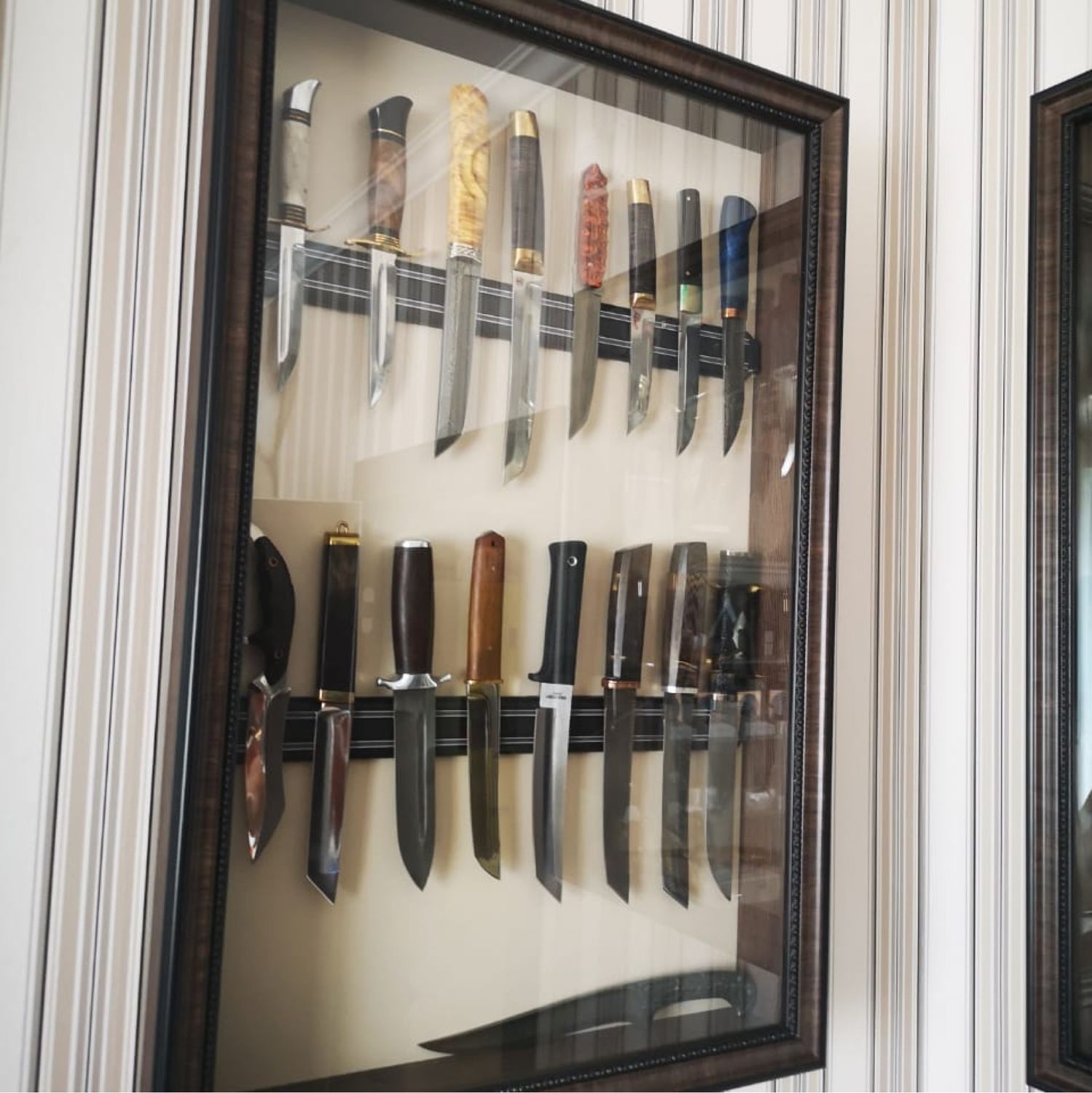 Полки для коллекции ножей