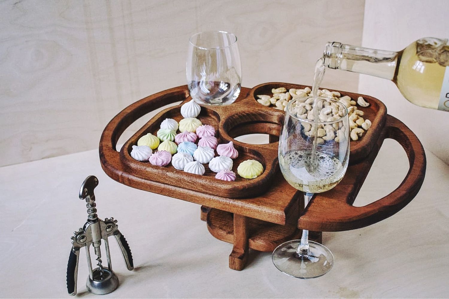 Столик для вина и закусок из массива бука Romance купить