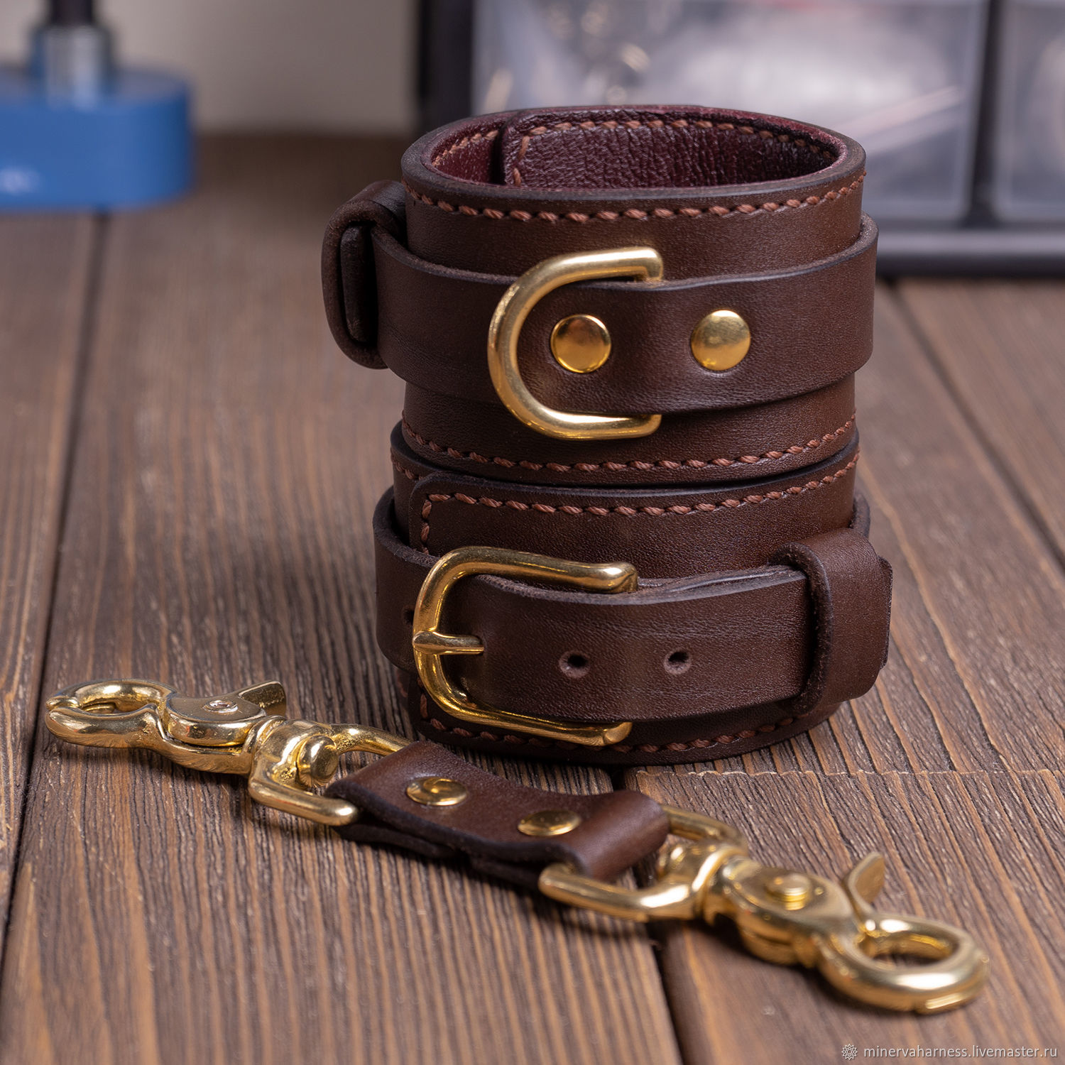 bdsm-naruchniki-kupit-porno-skolko-muzhikov-ona-viderzhit